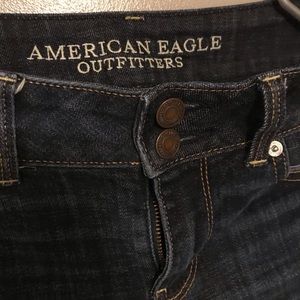 American Eagle Dark Wash Capri Pant